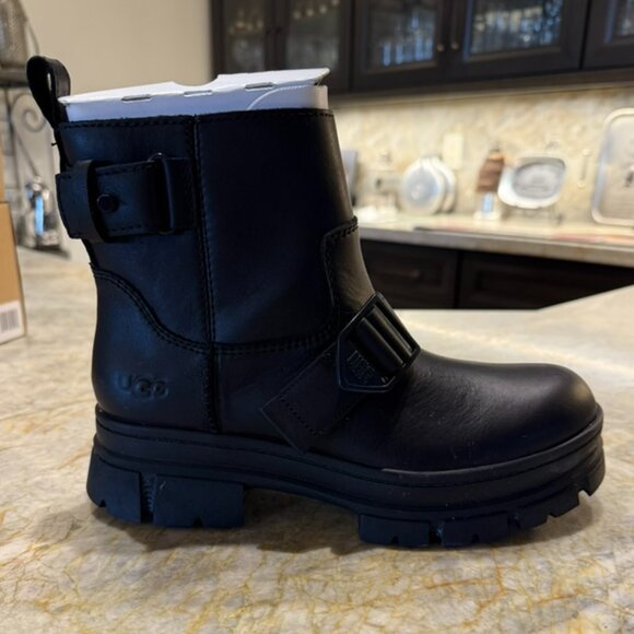 Ugg Women's Ashton Short Waterproof Bootie NWT Size 7 - Picture 4 of 11